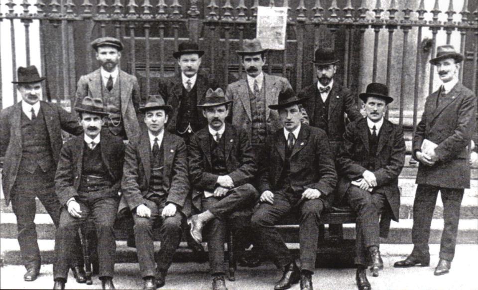 1914-james-connolly-and-james-larkin-with-members-of-the-irish-transport-and-general-workers-union